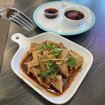 Noodle Time - vegan tofu appetizer comes with lots of sauce and is a high-protein meal in and of itself - Vietnamese Near Me - Santa Cruz, California Noodle Time - vegan tofu appetizer comes with lots of sauce and is a high-protein meal in and of itself - Vietnamese Near Me - Santa Cruz, California