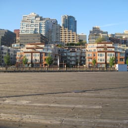 looking northeast across Pier 62/63 Park looking northeast across Pier 62/63 Park