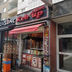 Keb' up house - Clean, well kept store. Helpful staff. Speaks English