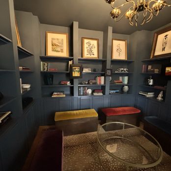 Wimberley Inn + Bar - Library near The Bar + Kitchen - Hotels Near Me - Wimberley, Texas Wimberley Inn + Bar - Library near The Bar + Kitchen - Hotels Near Me - Wimberley, Texas
