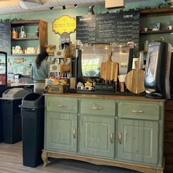 Honey Bean Cafe - The pickup counter