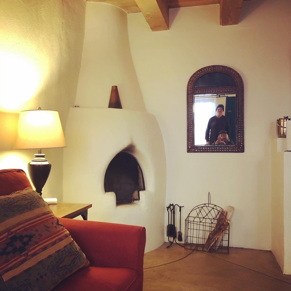Las Palomas - Cozy sitting area w fireplace - Hotels Near Me - Santa Fe, New Mexico Las Palomas - Cozy sitting area w fireplace - Hotels Near Me - Santa Fe, New Mexico