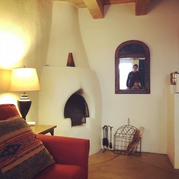 Las Palomas - Cozy sitting area w fireplace - Hotels Near Me - Santa Fe, New Mexico