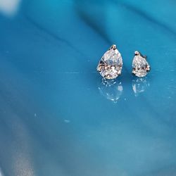 The Bevel Theory - Pear-shaped stones for healed or initial piercings.