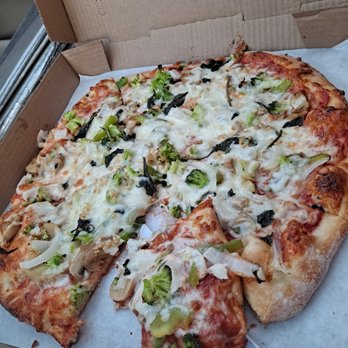 Tony's Pizza - Yummy Veggie Pizza...So Good!!! - Pizza Near Me - Boulder City, Nevada Tony's Pizza - Yummy Veggie Pizza...So Good!!! - Pizza Near Me - Boulder City, Nevada