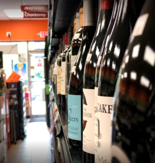 Lincolndale Wine & Liquor Logo
