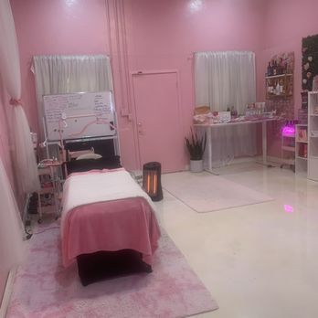 MAB Beauty Bar - Eyelash Service Near Me - Oceanside, California