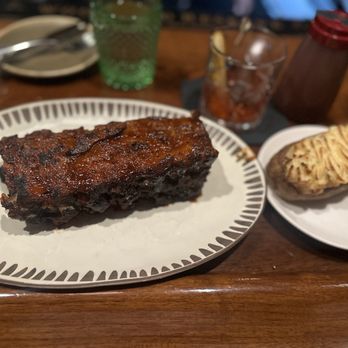 Gale Street Inn - Chicago - Ribs and Twice Baked Potato - American Near Me - Chicago, Illinois Gale Street Inn - Chicago - Ribs and Twice Baked Potato - American Near Me - Chicago, Illinois