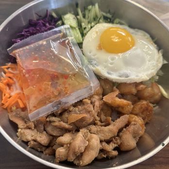 DD Mau Vietnamese Eatery - Chicken and shrimp rice bowl - Vietnamese Near Me - Maryland Heights, Missouri