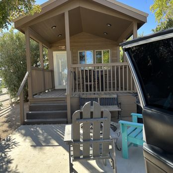 Kingman KOA - Front of the deluxe cabin with porch/patio - Campgrounds Near Me - Kingman, Arizona