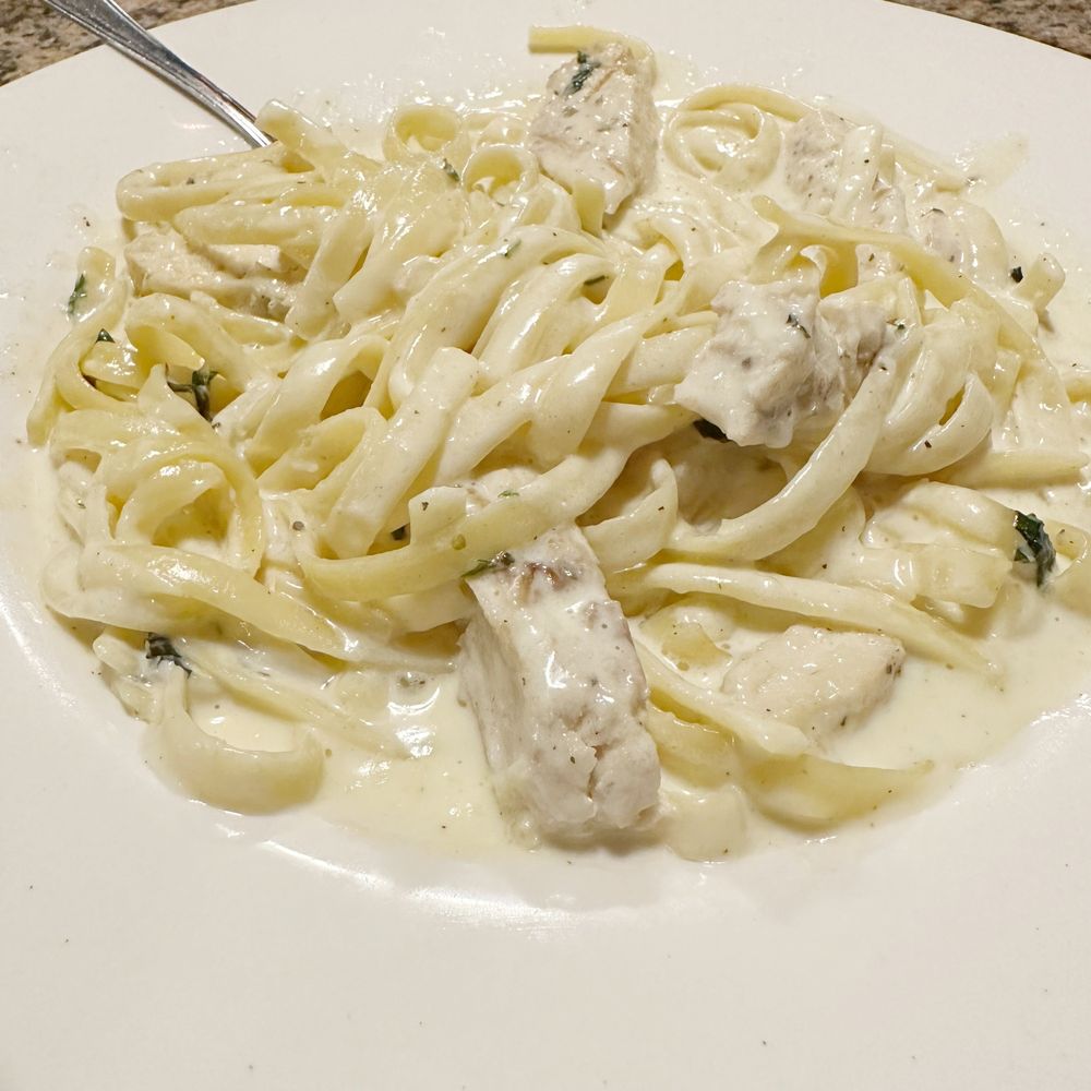 Leonardo's Italian Grille - Chicken Alfredo - Pizza Near Me - Romulus, Michigan Leonardo's Italian Grille - Chicken Alfredo - Pizza Near Me - Romulus, Michigan