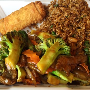 Fong's Kitchen - Beef broccoli lunch special - Chinese Near Me - Schiller Park, Illinois