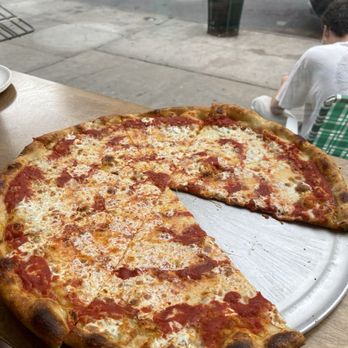 Fini Pizza - Cheese pizza - Pizza Near Me - Brooklyn, New York