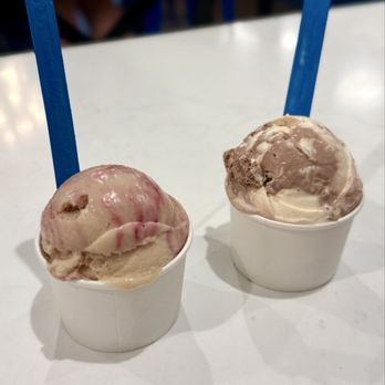 Blue Scoop Creamery - Blackberry Cobbler & Whippy Dip - Ice Cream & Frozen Yogurt Near Me - Brea, California