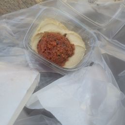 Puts chips and new humus Puts chips and new humus
