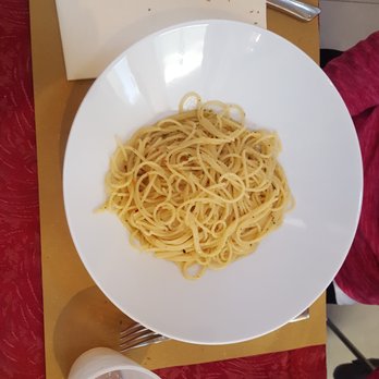 B-Restaurant - Alla Vecchia Pescheria - pasta with garlic and chili -- better with the chili olive oil - Italian Near Me - Murano, VE B-Restaurant - Alla Vecchia Pescheria - pasta with garlic and chili -- better with the chili olive oil - Italian Near Me - Murano, VE
