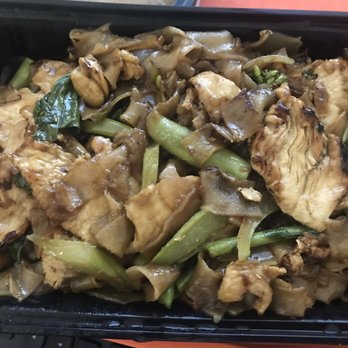 Thai Chefs - Pad See Ew - Thai Near Me - Houston, Texas