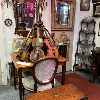 Daviddi Antiques - Antiques Near Me - Farmington Hills, Michigan Daviddi Antiques - Antiques Near Me - Farmington Hills, Michigan