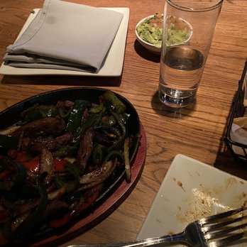 La Mesa Modern Mexican - Steak fajitas that literally melt in your mouth - Mexican Near Me - St. Charles, Illinois La Mesa Modern Mexican - Steak fajitas that literally melt in your mouth - Mexican Near Me - St. Charles, Illinois