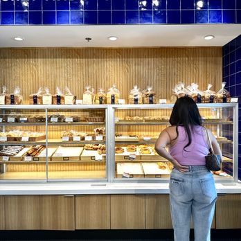 Paris Baguette - Bakeries Near Me - Winter Park, Florida