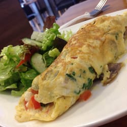 La Genoise Cafe - This is the best omelette vigetariane ever