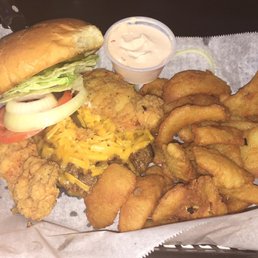 Chicken finger burger wit dose onion tings Chicken finger burger wit dose onion tings