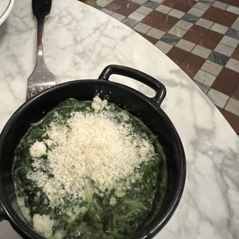 The Ivy Tower Bridge - Cream spinach - Wine Bars Near Me - London, XGL
