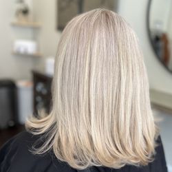 Grateful Head Hair Studio - Full color