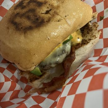 Drake's Barrel House - Cali burger - Breweries Near Me - San Leandro, California Drake's Barrel House - Cali burger - Breweries Near Me - San Leandro, California