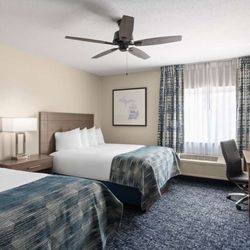 Baymont by Wyndham Mt. Pleasant - Guest room