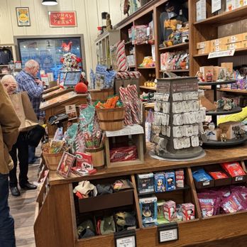 Cracker Barrel Old Country Store - Country store - American Near Me - Jacksonville, Florida