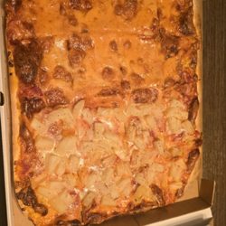 Faraci Pizza - Half cheese, half pineapple - large