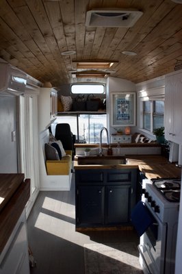 Upstream Homes Services Logo