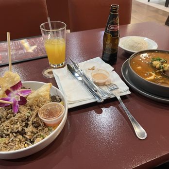 Peru Cuisine - Arroz Chaufa Mixto/pork,beef,chicken. Cusquena. Sopa Mariscos. Passion Fruit Juice. - Peruvian Near Me - Middletown, New York Peru Cuisine - Arroz Chaufa Mixto/pork,beef,chicken. Cusquena. Sopa Mariscos. Passion Fruit Juice. - Peruvian Near Me - Middletown, New York