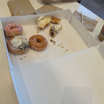 Krispy Kreme - Desserts Near Me - Toronto, Ontario