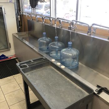 Cole's Market - Drinking water filling station - Grocery Near Me - Pleasanton, California