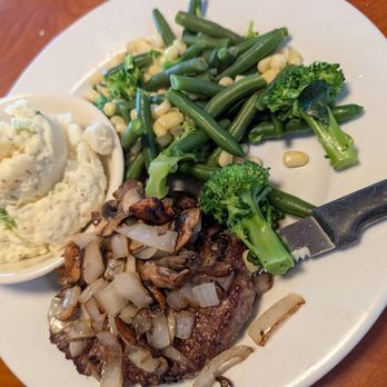 Patys Restaurant - Good size portions of the Grinder - American Near Me - Toluca Lake, California