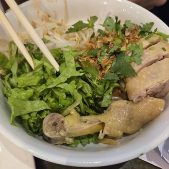 Dakao Restaurant And Bar - Phở khô sùi gà chặt - Vietnamese Near Me - Houston, Texas Dakao Restaurant And Bar - Phở khô sùi gà chặt - Vietnamese Near Me - Houston, Texas