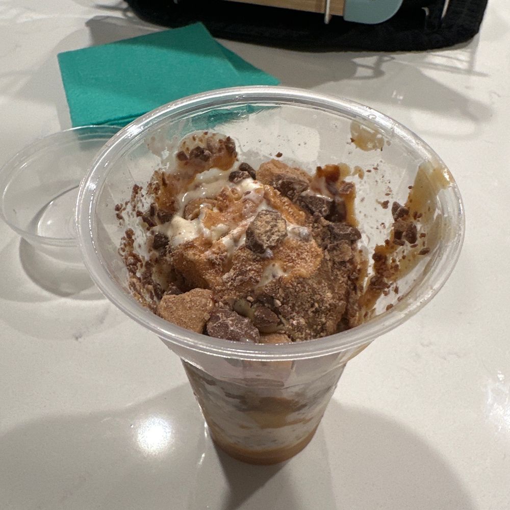 Baskin-Robbins - Reese Peanut Butter Cup Layered Sundae - Ice Cream & Frozen Yogurt Near Me - Vista, California Baskin-Robbins - Reese Peanut Butter Cup Layered Sundae - Ice Cream & Frozen Yogurt Near Me - Vista, California