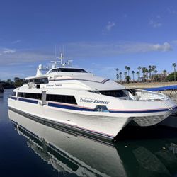 Catalina Express Parking - Nice boat