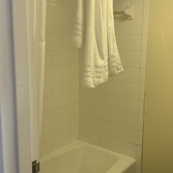 Baymont by Wyndham Kitty Hawk Outer Banks - Dirty towel - Hotels Near Me - Kitty Hawk, North Carolina