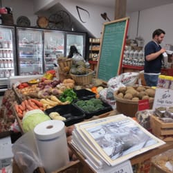 Hager's Farm Market - Farm fresh fruits and veggies, local maples syrup, meats, cider, and dairy products.