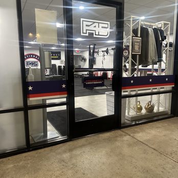 F45 Training Felicita Town Center - Outside - Gyms Near Me - Escondido, California