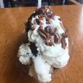 Windy City Sweets - Candy Stores Near Me - Chicago, Illinois
