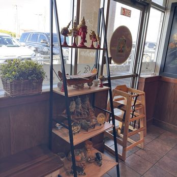 Real Thai Cuisine - Cultural decor - Thai Near Me - Arlington, Texas Real Thai Cuisine - Cultural decor - Thai Near Me - Arlington, Texas