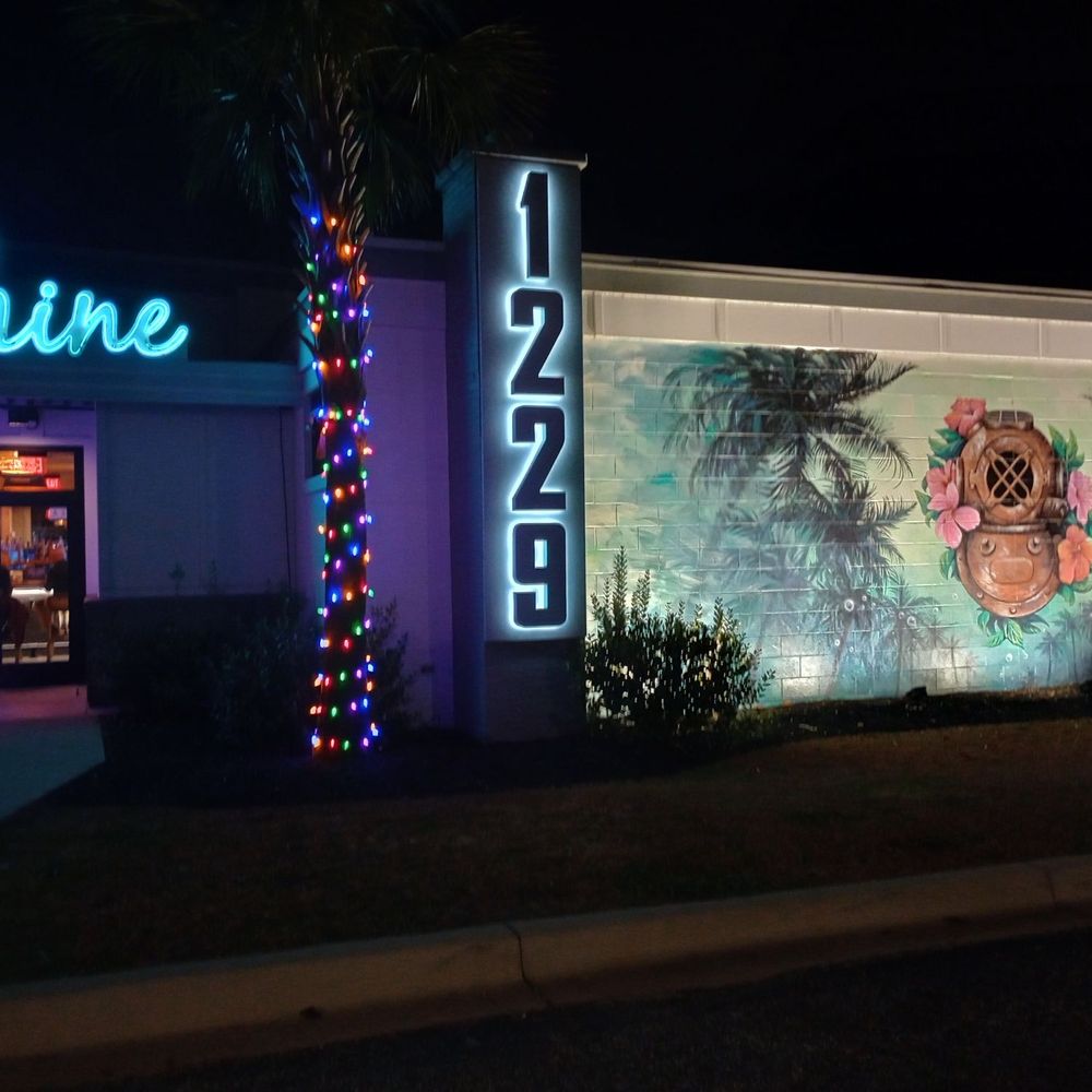 1229 Shine - Seafood Near Me - Myrtle Beach, South Carolina 1229 Shine - Seafood Near Me - Myrtle Beach, South Carolina