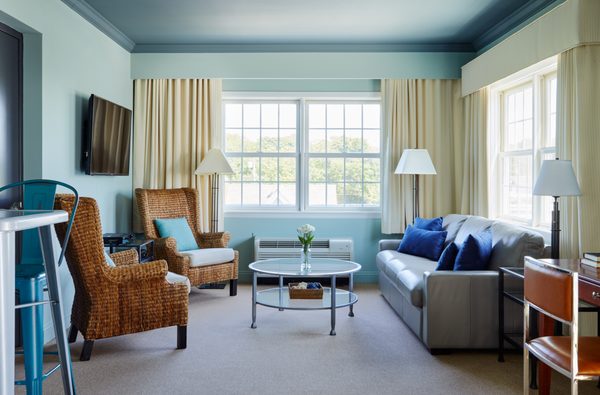 The Harbor Front Inn by null