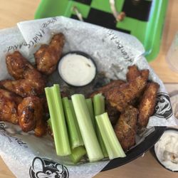 Medium Wings