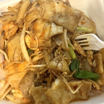Golden Star - Combination Chow Fun - Chinese Near Me - Redding, California