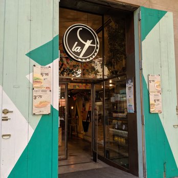 La Trocadero - Entrance to La Tracadero - Juice Bars & Smoothies Near Me - Barcelona, B La Trocadero - Entrance to La Tracadero - Juice Bars & Smoothies Near Me - Barcelona, B